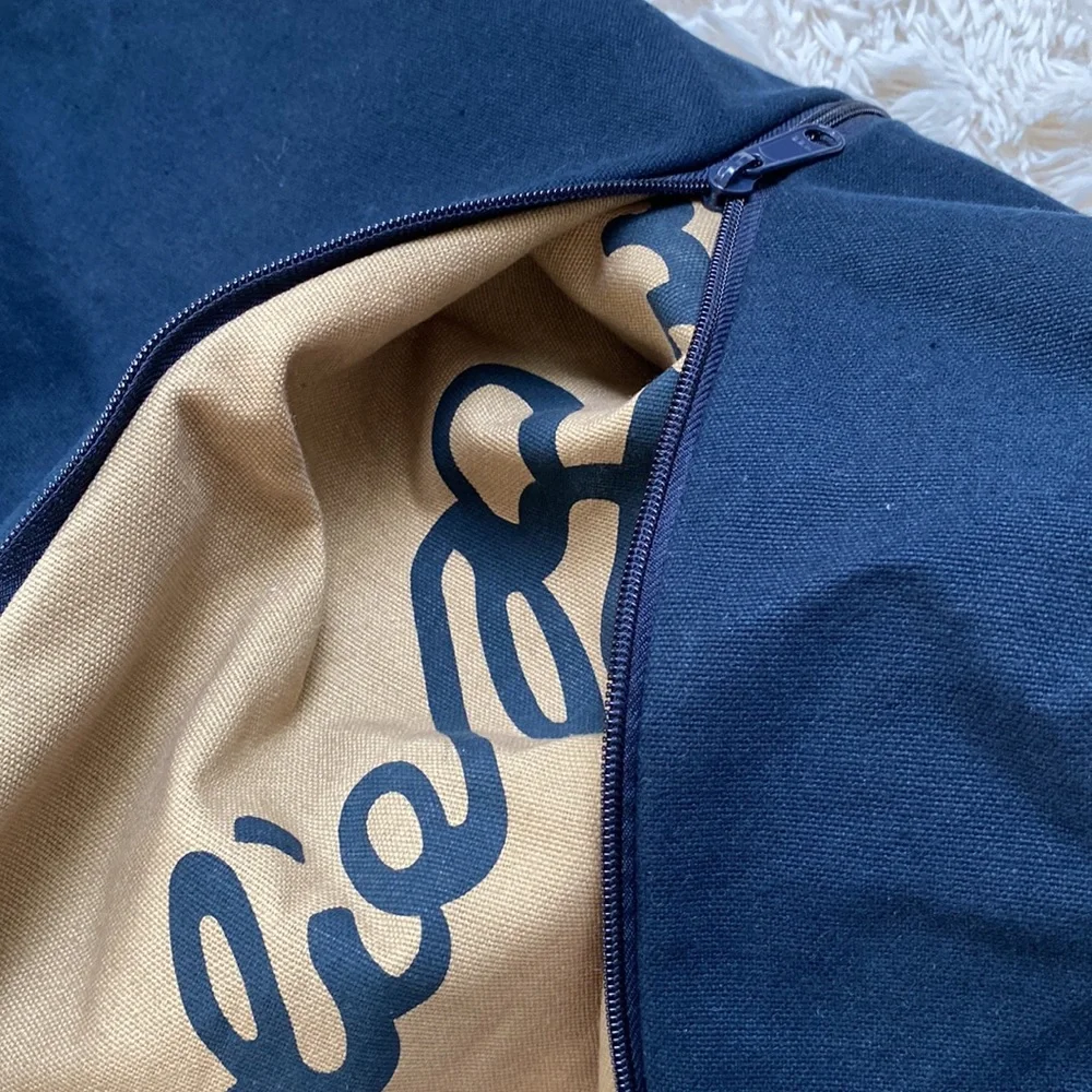 🎉HP🎉 Eddie Bauer Convertible Duffle Bag 💗 Navy & Tan